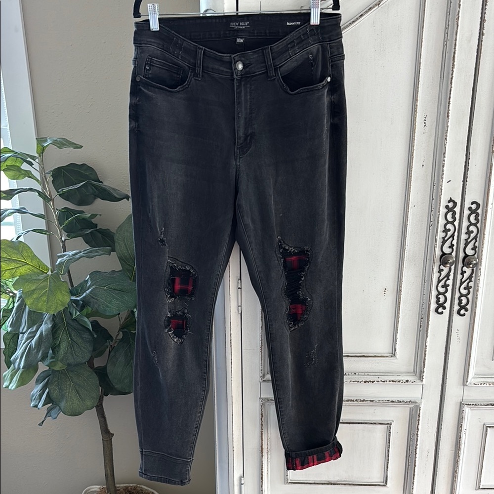 Judy Blue Jeans Skinny Fit JB82191BK Buffalo Patch Black Distressed Size 14W
